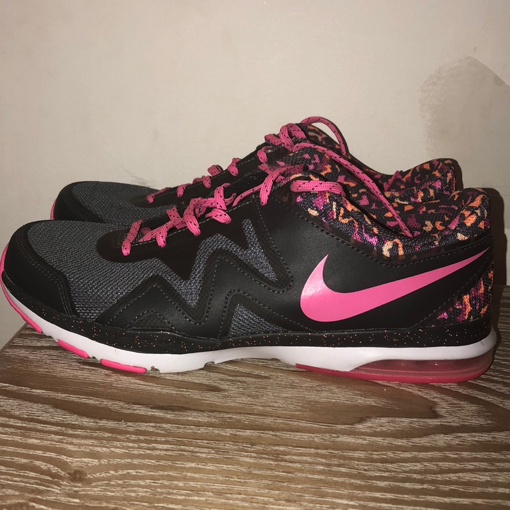 Nike Tennis Shoes